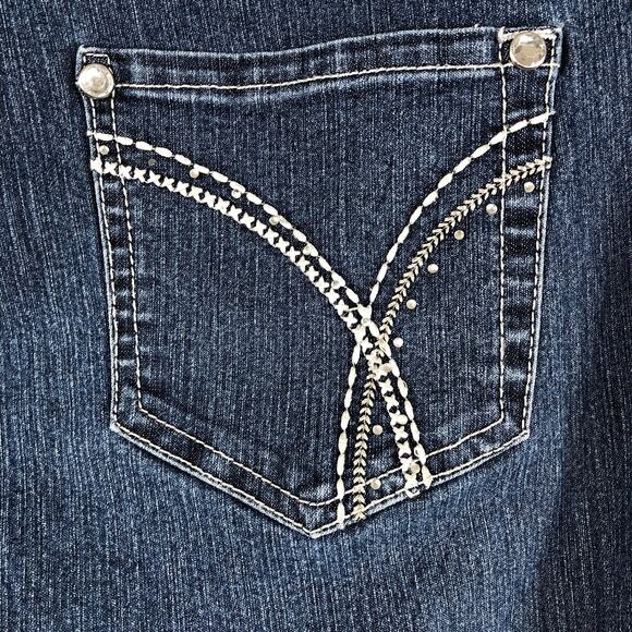 Chico's Women's Size 1.5 (M/10) Straight Leg Mid-Rise Jeans - Picture 4 of 6